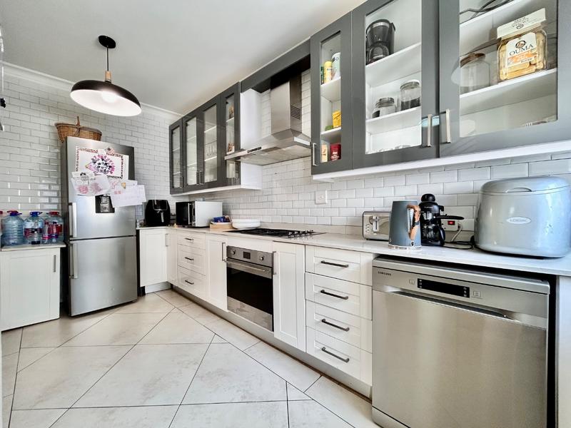 3 Bedroom Property for Sale in Caribbean Beach Club North West